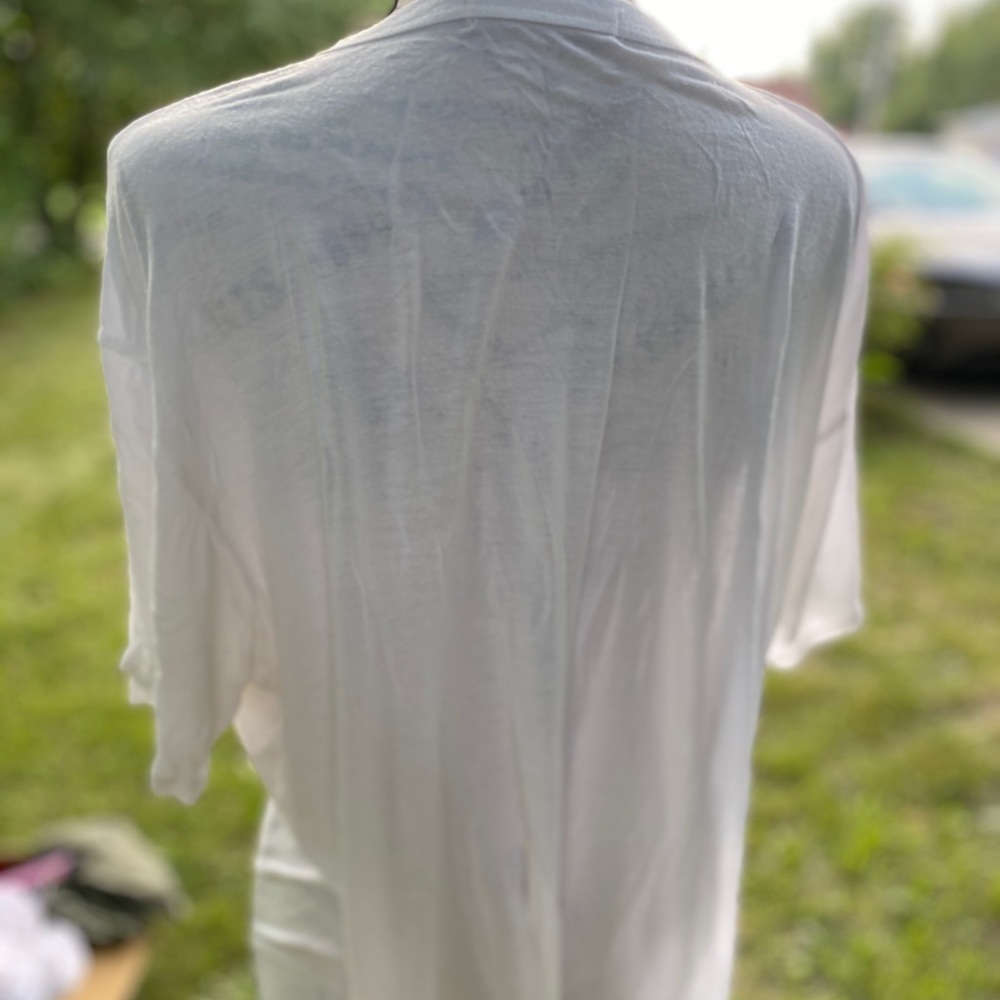 Choker style T-shirt with front cut out - Picture 5 of 7